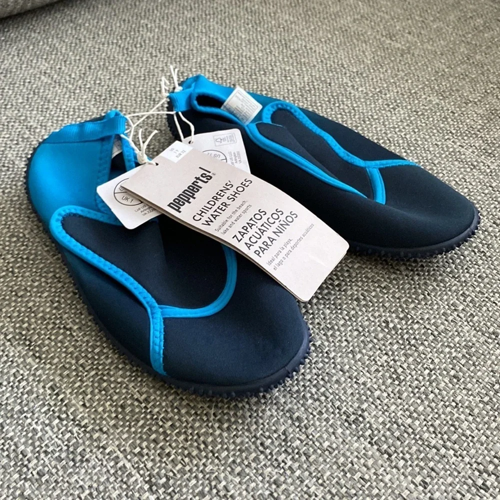 NEW NWT Pepperts Size 1 Kid's Plain Water Shoes, Navy